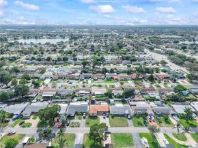 8831 NW 11th St, Pembroke Pines FL 33024