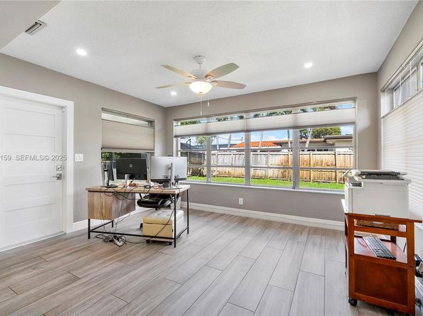 8831 NW 11th St, Pembroke Pines FL 33024