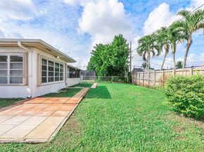 8831 NW 11th St, Pembroke Pines FL 33024