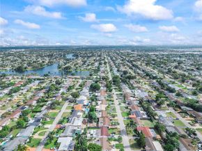 8831 NW 11th St, Pembroke Pines FL 33024