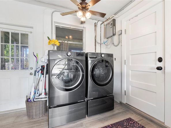 8831 NW 11th St, Pembroke Pines FL 33024