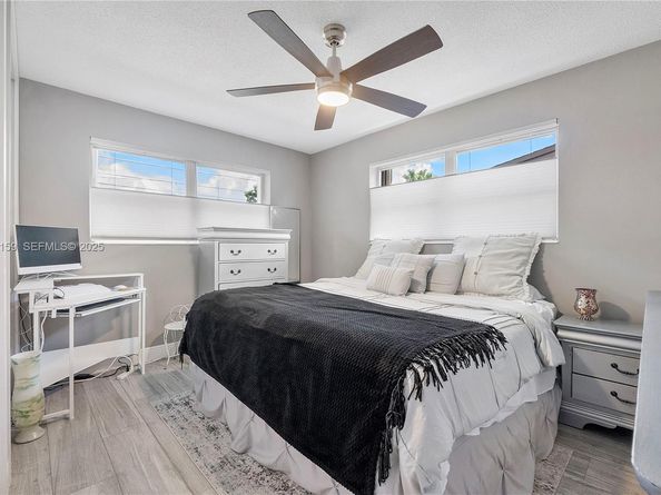 8831 NW 11th St, Pembroke Pines FL 33024