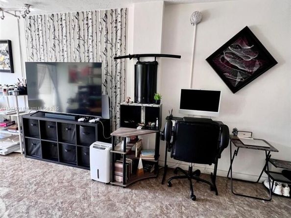 1300 Lincoln Rd D304, Miami Beach FL 33139