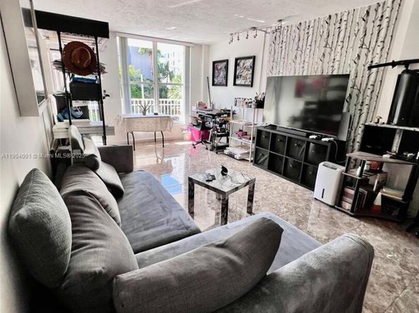 1300 Lincoln Rd D304, Miami Beach FL 33139