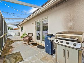 16898 Crestview Ln, Weston FL 33326