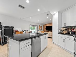 16898 Crestview Ln, Weston FL 33326