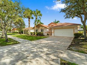16898 Crestview Ln, Weston FL 33326