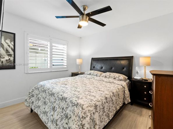 16898 Crestview Ln, Weston FL 33326