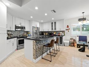 16898 Crestview Ln, Weston FL 33326