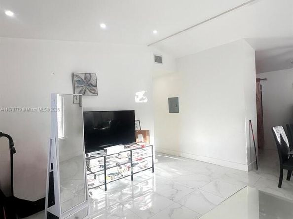 1620 NW 15th Pl, Fort Lauderdale FL 33311