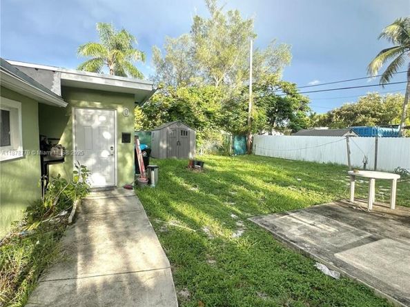1620 NW 15th Pl, Fort Lauderdale FL 33311