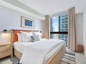 11 NE 6 Street 2201, Miami FL 33132