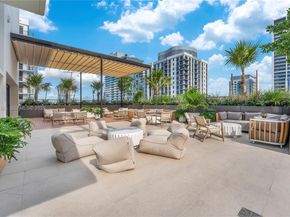 11 NE 6 Street 2201, Miami FL 33132