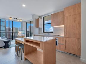 11 NE 6 Street 2201, Miami FL 33132