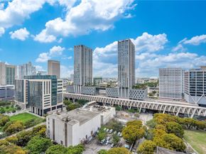 11 NE 6 Street 2201, Miami FL 33132