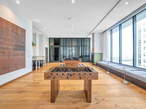 11 NE 6 Street 2201, Miami FL 33132