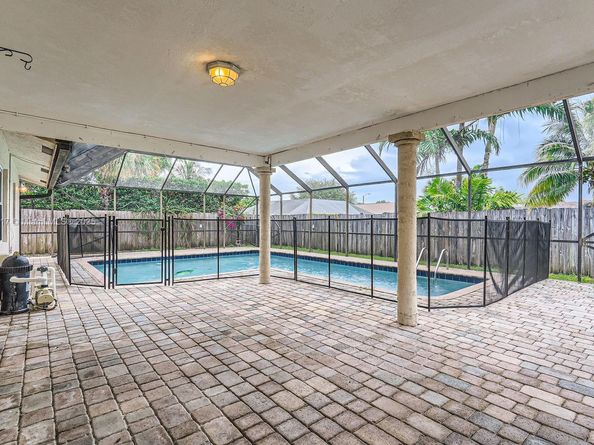 9802 N Military Trl, Palm Beach Gardens FL 33410