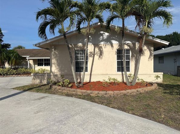 9802 N Military Trl, Palm Beach Gardens FL 33410