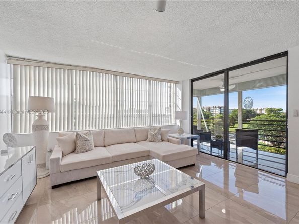 1400 Saint Charles Pl 520, Pembroke Pines FL 33026