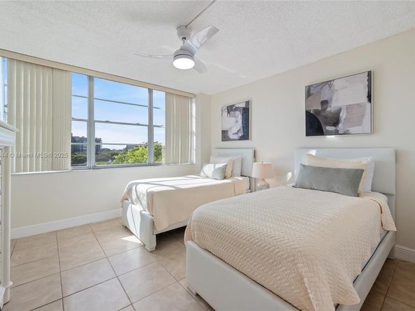 1400 Saint Charles Pl 520, Pembroke Pines FL 33026