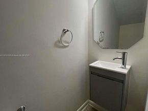 721 SE 1st Way B18, Deerfield Beach FL 33441