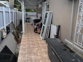 2118 NW 86th St, Miami FL 33147