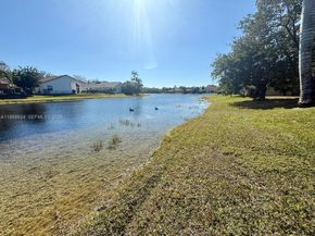 2644 Miller Ct, Weston FL 33332