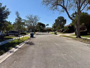 2644 Miller Ct, Weston FL 33332