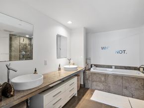 475 Brickell Ave 5507, Miami FL 33131