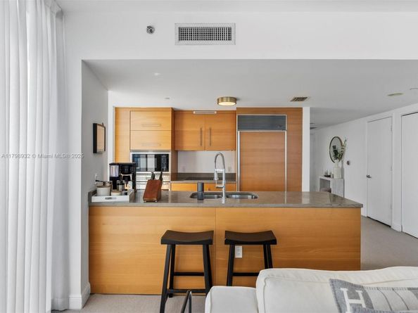 475 Brickell Ave 5507, Miami FL 33131