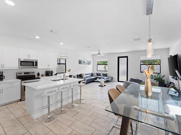 3419 W 109th Pl, Hialeah FL 33018