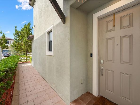 3419 W 109th Pl, Hialeah FL 33018