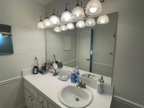 1721 NW 86th Ave, Plantation FL 33322