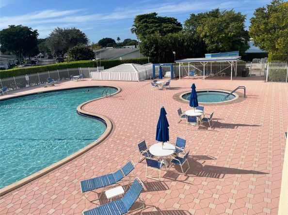 1721 NW 86th Ave, Plantation FL 33322