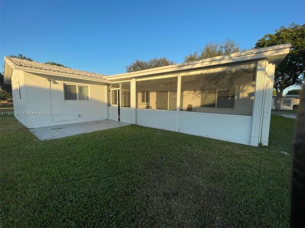 1721 NW 86th Ave, Plantation FL 33322