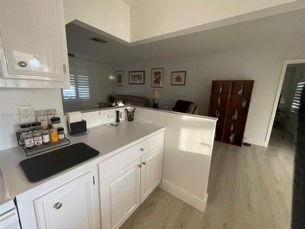 1721 NW 86th Ave, Plantation FL 33322