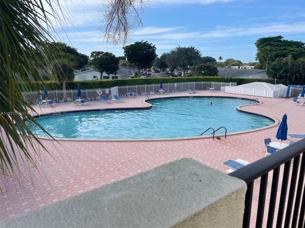 1721 NW 86th Ave, Plantation FL 33322