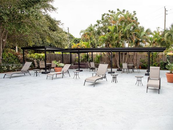 16950 W Dixie Hwy B320, North Miami Beach FL 33160