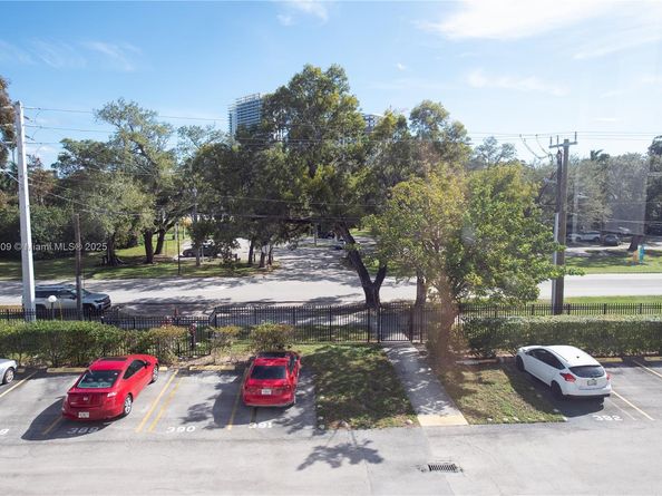 16950 W Dixie Hwy B320, North Miami Beach FL 33160