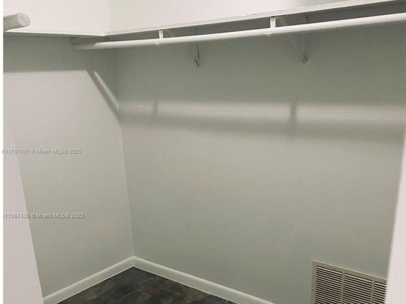 2350 NE 135th St 812, North Miami FL 33181