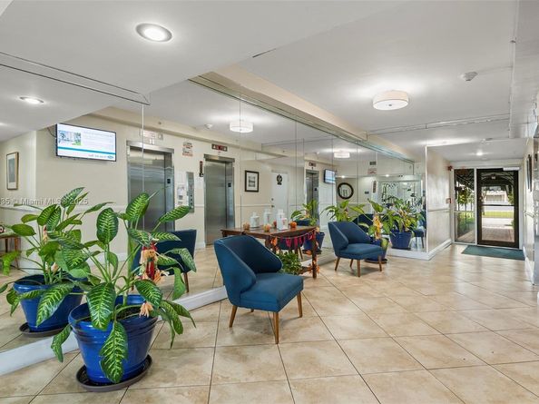 2350 NE 135th St 812, North Miami FL 33181