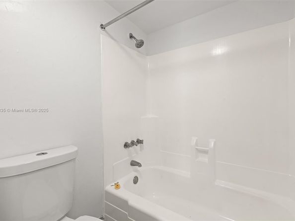 2350 NE 135th St 812, North Miami FL 33181
