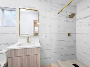 23 SW 8th St, Hallandale Beach FL 33009