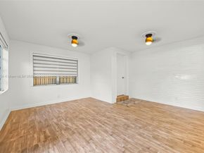 23 SW 8th St, Hallandale Beach FL 33009