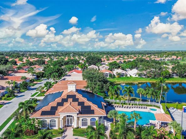 7390 Lugano Dr, Boynton Beach FL 33437