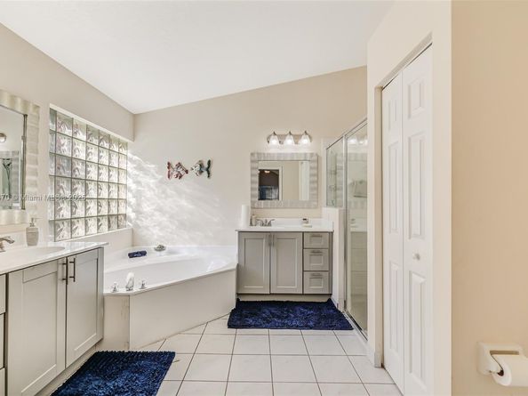 7390 Lugano Dr, Boynton Beach FL 33437