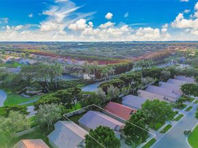 7390 Lugano Dr, Boynton Beach FL 33437