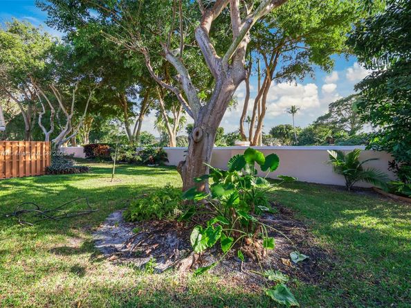 7390 Lugano Dr, Boynton Beach FL 33437