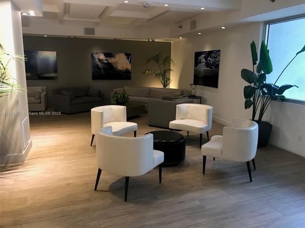 100 Lincoln Rd 702, Miami Beach FL 33139