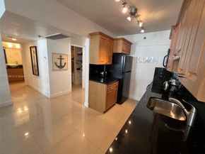 100 Lincoln Rd 702, Miami Beach FL 33139